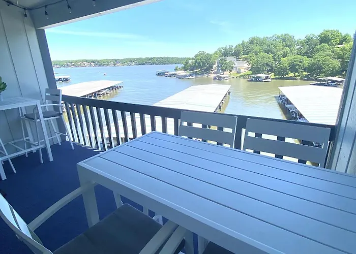 B Lakefront! Remodeled, Boat Slip, Patio Views, Pool, Boat Ramp, Wifi
