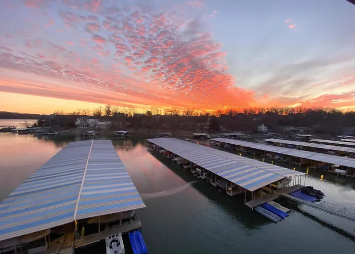 B Lakefront! Remodeled, Boat Slip, Patio Views, Pool, Boat Ramp, Wifi