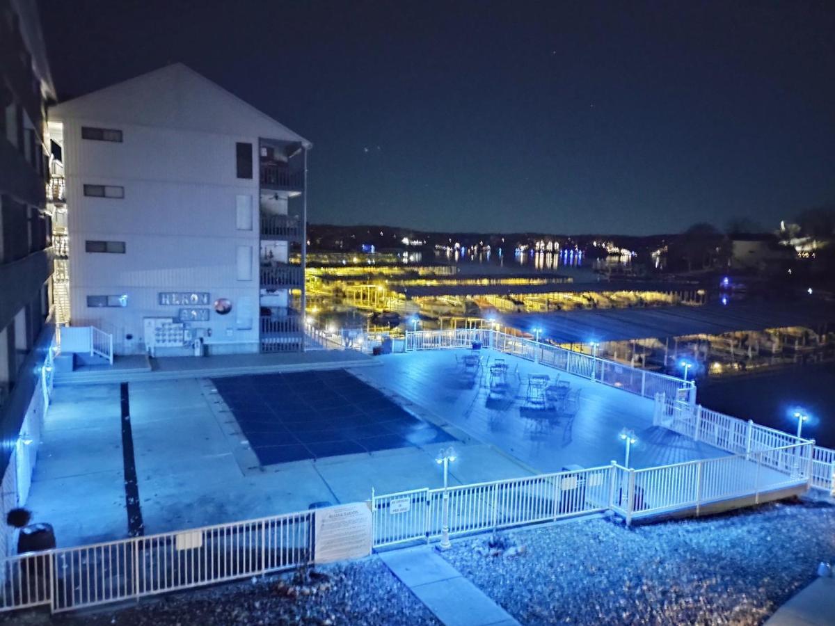 B Lakefront! Remodeled, Boat Slip, Patio Views, Pool, Boat Ramp, Wifi Apartment