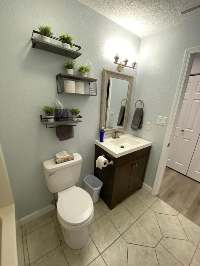 Apartment B Lakefront! Remodeled, Boat Slip, Patio Views, Pool, Boat Ramp, Wifi Osage Beach
