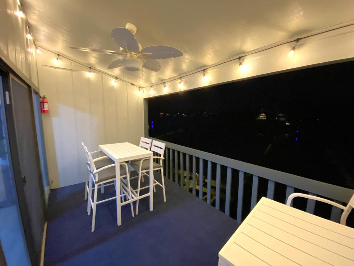 B Lakefront! Remodeled, Boat Slip, Patio Views, Pool, Boat Ramp, Wifi Apartment *