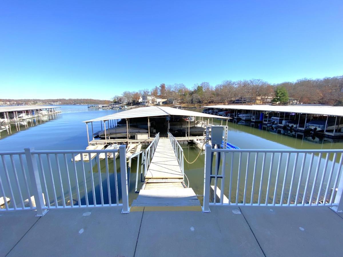 B Lakefront! Remodeled, Boat Slip, Patio Views, Pool, Boat Ramp, Wifi Osage Beach