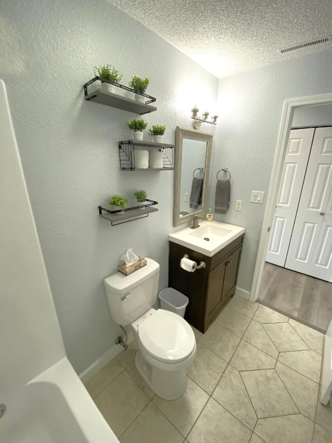 Apartment B Lakefront! Remodeled, Boat Slip, Patio Views, Pool, Boat Ramp, Wifi