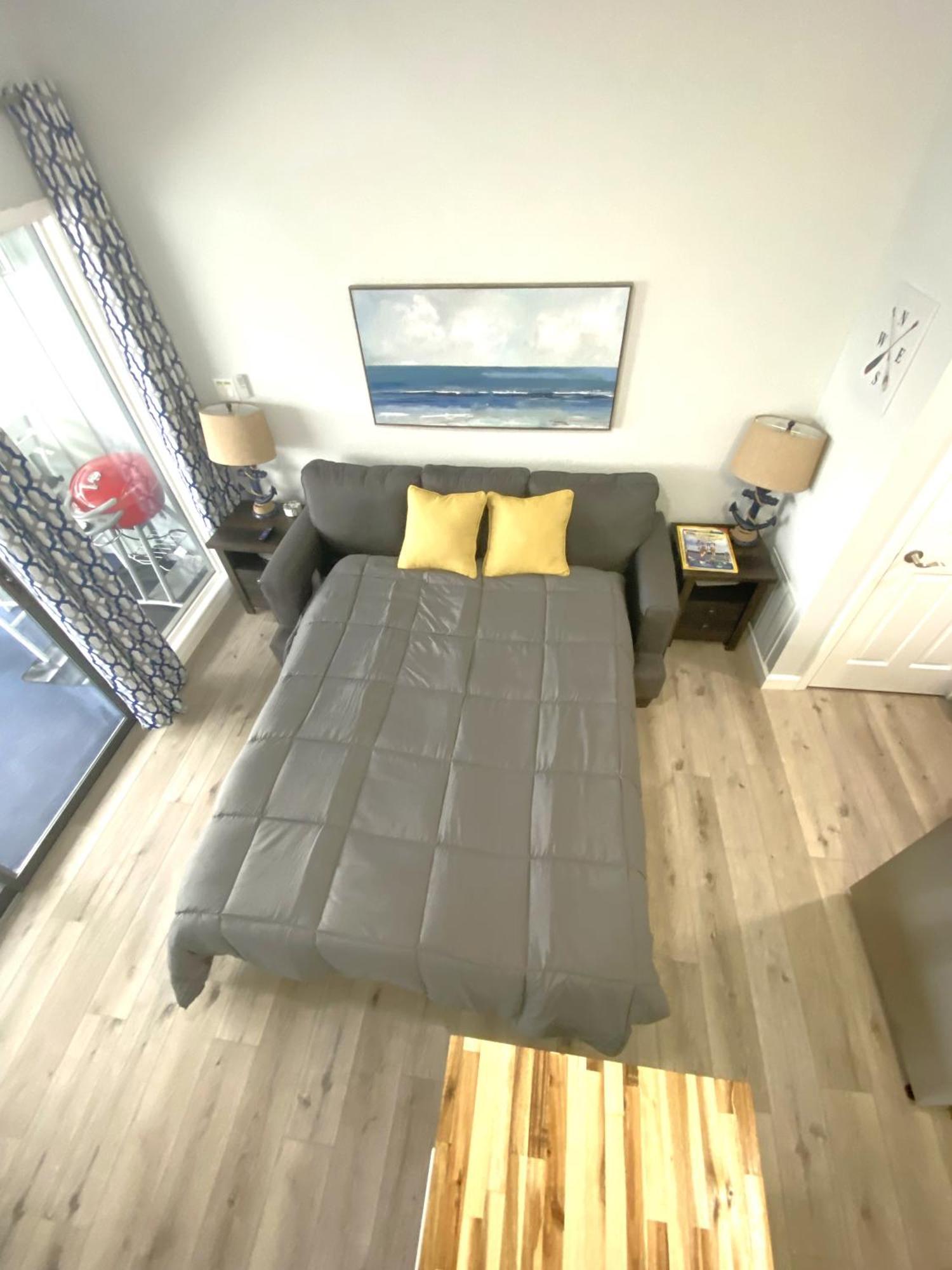 Apartment B Lakefront! Remodeled, Boat Slip, Patio Views, Pool, Boat Ramp, Wifi