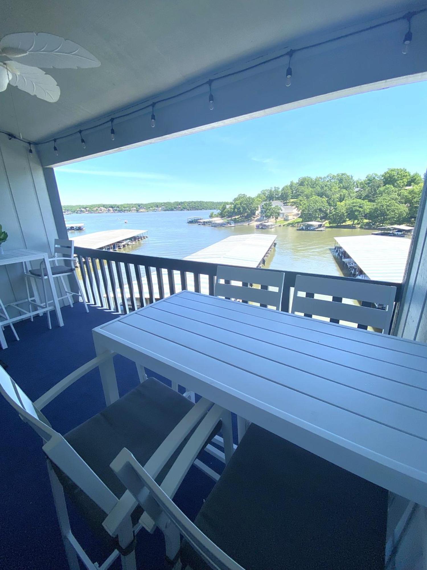 Apartment B Lakefront! Remodeled, Boat Slip, Patio Views, Pool, Boat Ramp, Wifi *