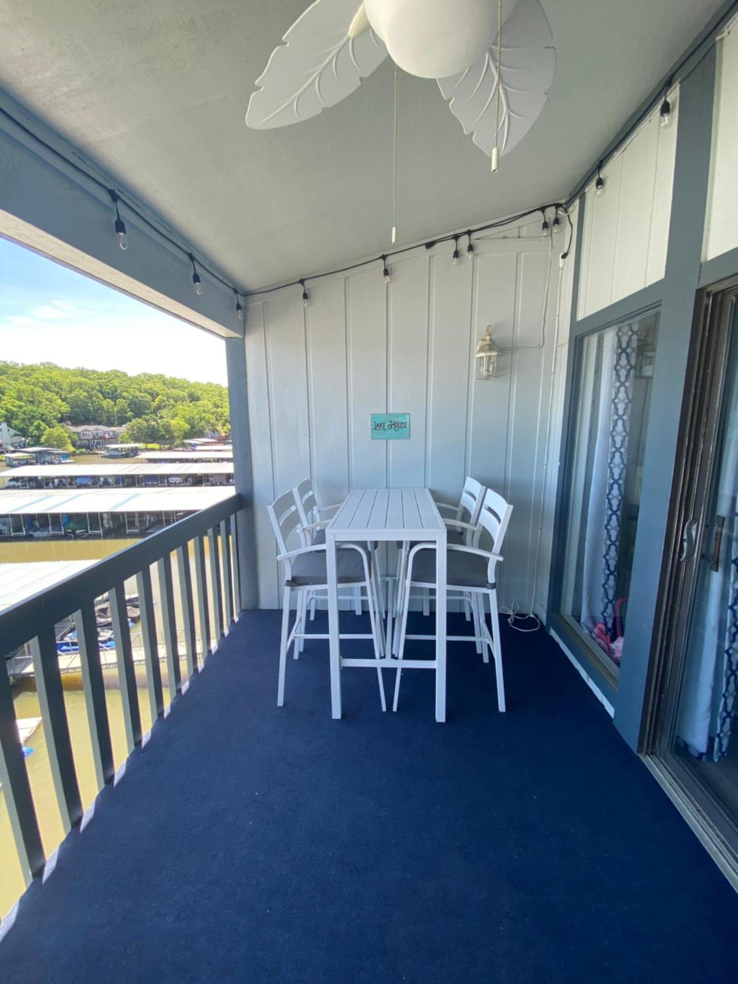 Apartment B Lakefront! Remodeled, Boat Slip, Patio Views, Pool, Boat Ramp, Wifi *